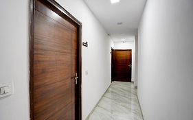 Hotel O Royal Palace